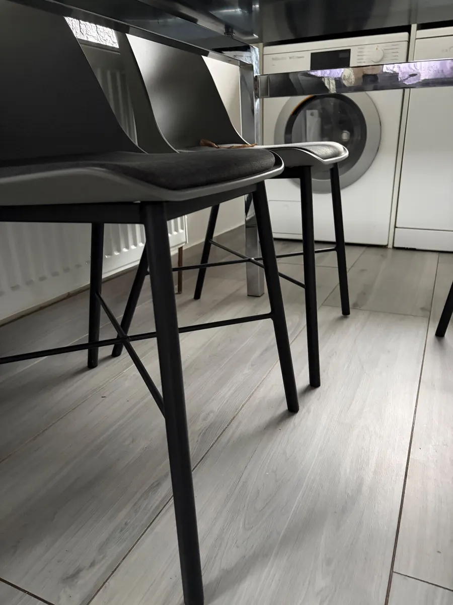 Chrome Mirrored  Kitchen / Dinning table - Image 4