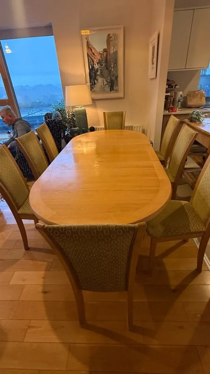 Skovby Dining table and chairs - Image 3