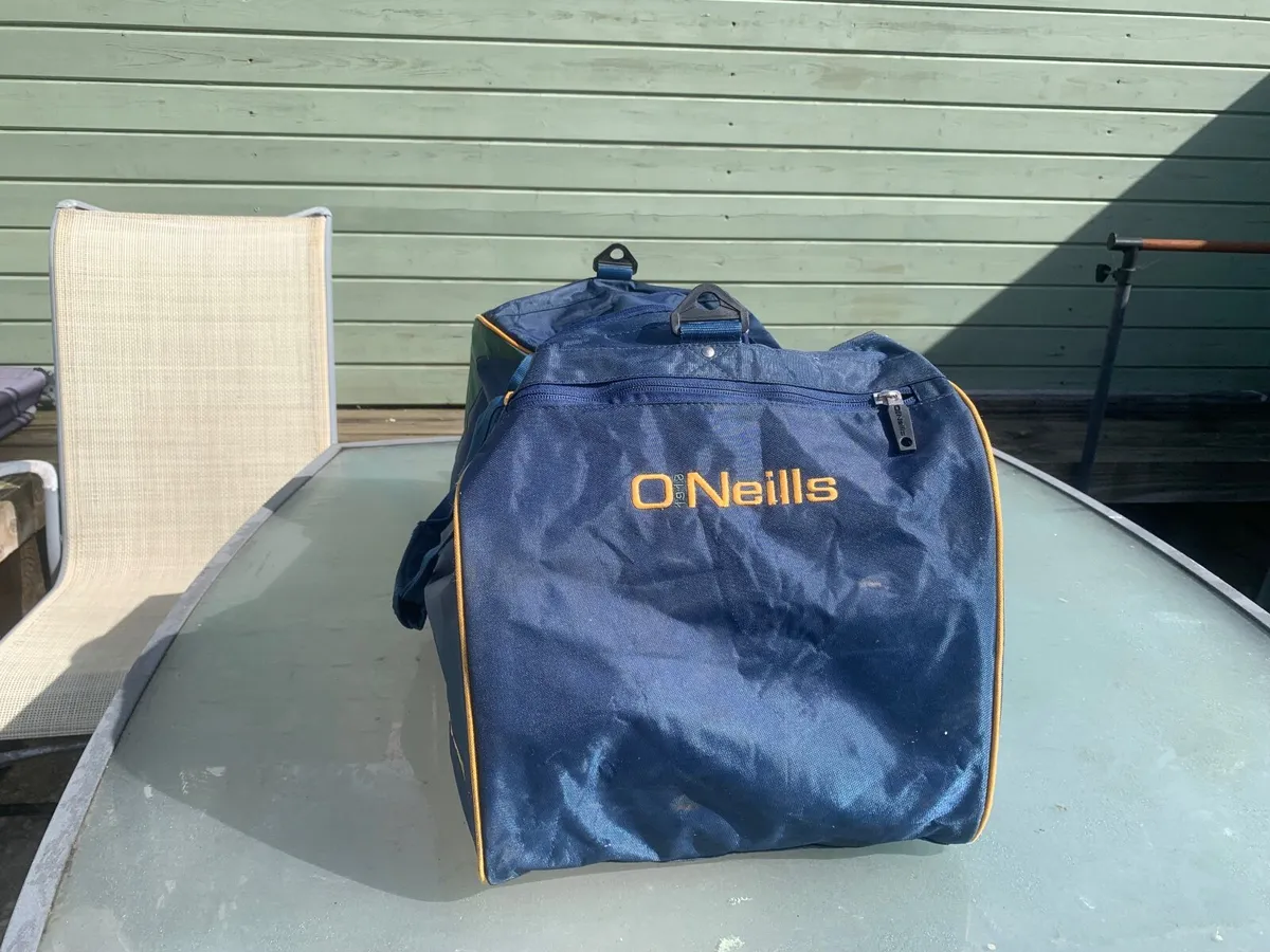 Sports bag … carry all - Image 4