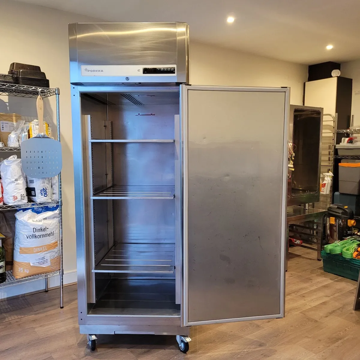 Porkka Commercial Upright Fridge - 700L - Image 1