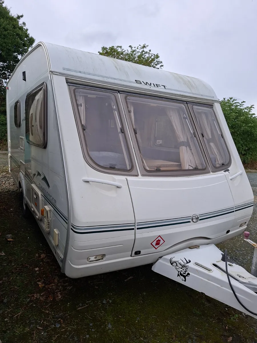 Starter 2 berth caravan - Image 1