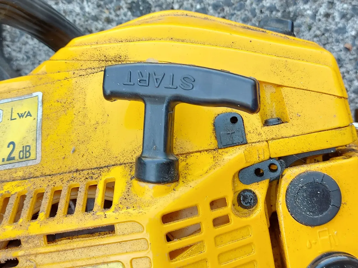Landxcape Petrol Chainsaw with Cover - Image 2