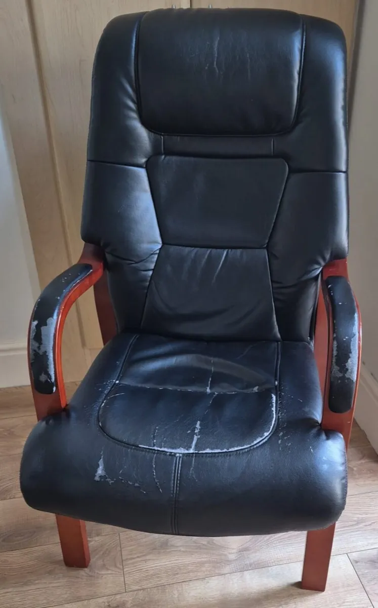 FREE Orthopaedic chair