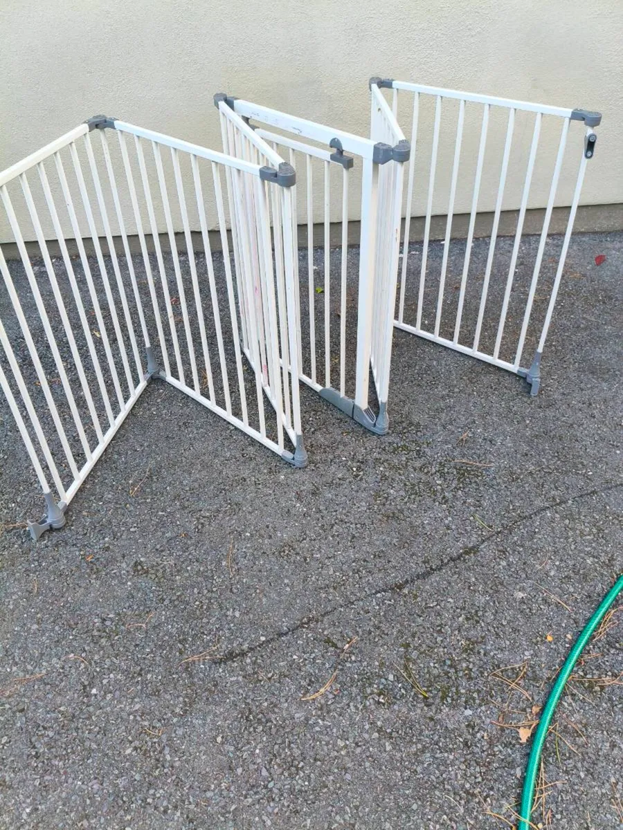 Like new,can be used few ways,gate ect - Image 4