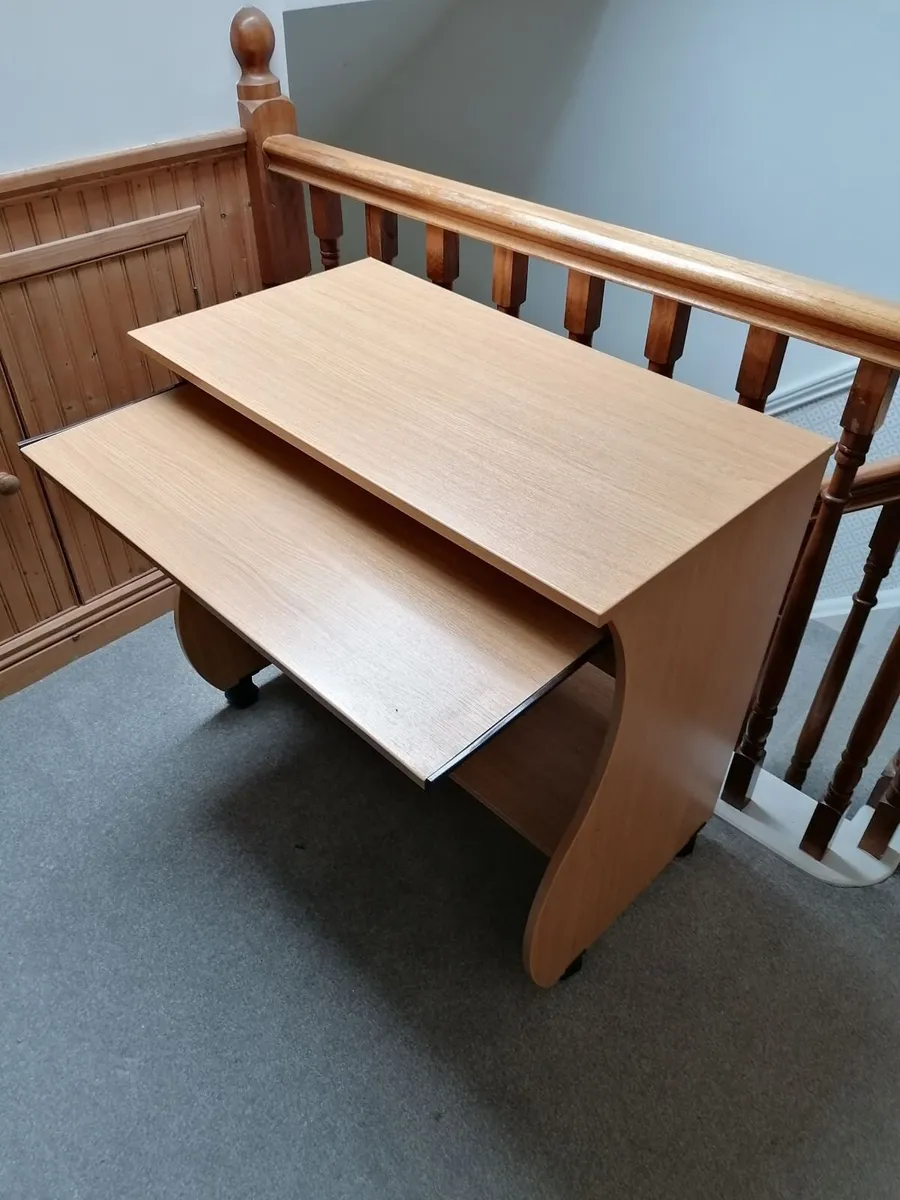 Student desk - Image 2
