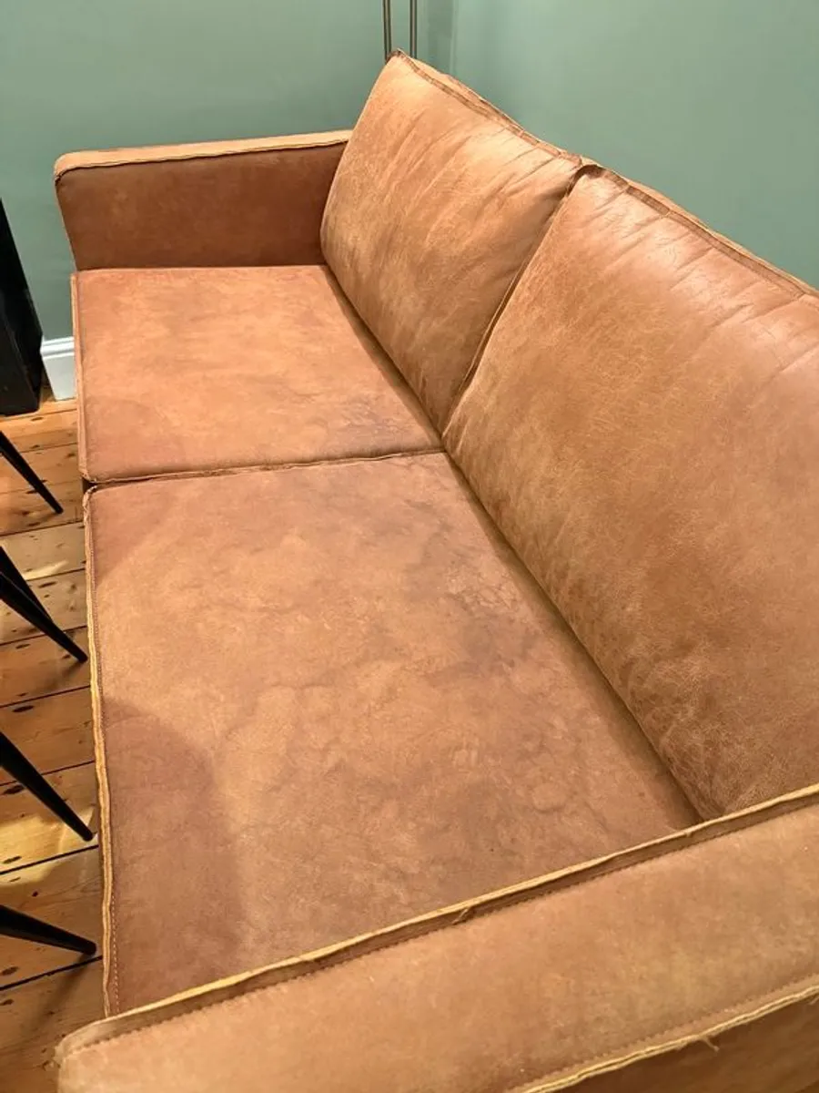 Leather brown WOOOD Rodeo 2.5 Seater Sofa + Matching Pouf - Image 2