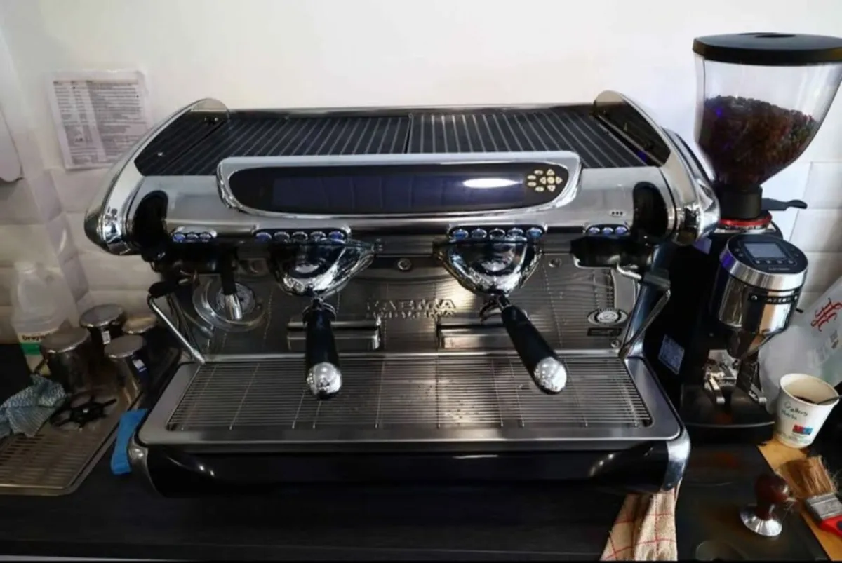 FEAMA EMBLEMA - Espresso Machine - Image 1