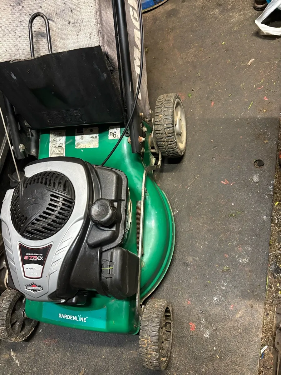 Britain’s Stratton self drive fully serviced p.m. - Image 2