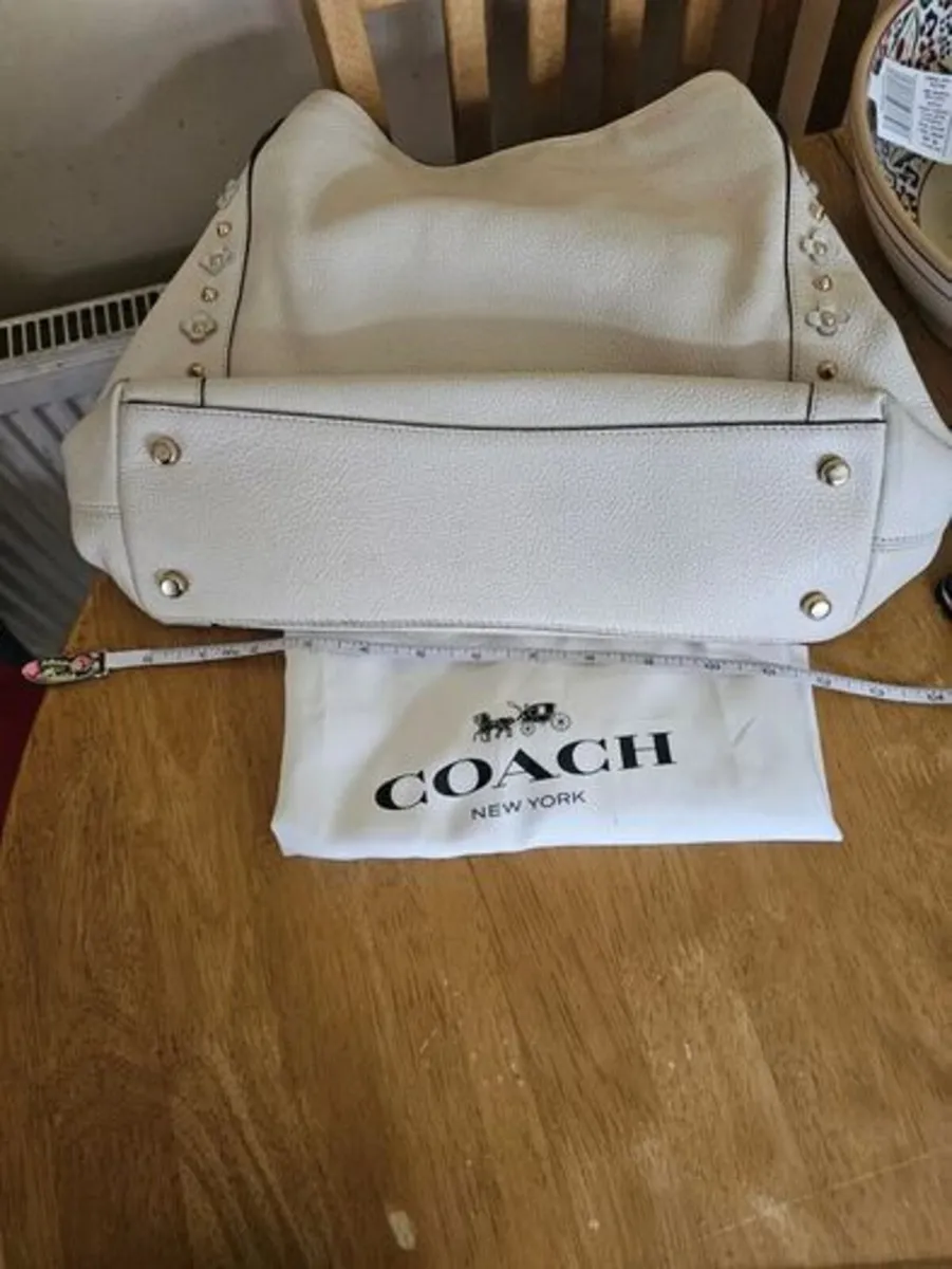 Coach Leather Cream Shoulder Bag / As New - Image 3