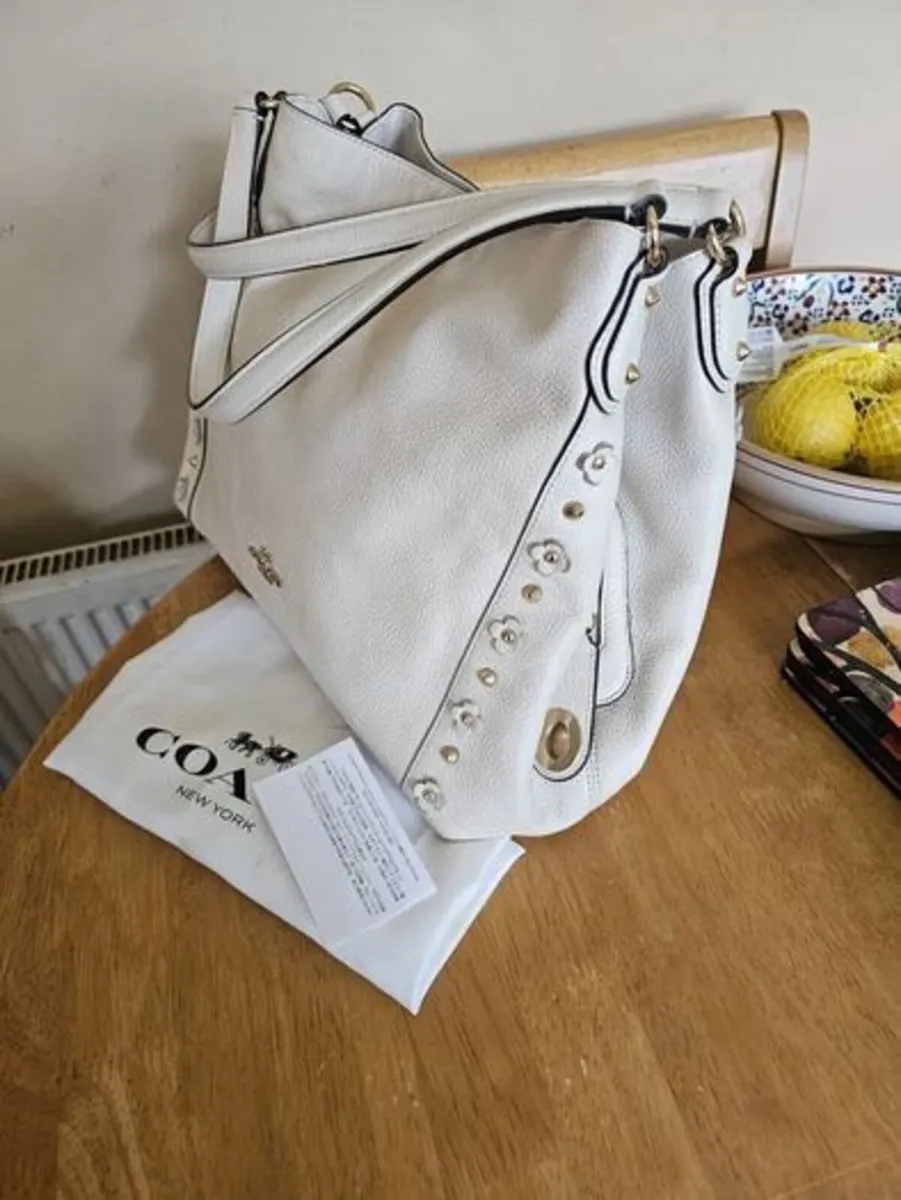 Coach Leather Cream Shoulder Bag / As New - Image 4