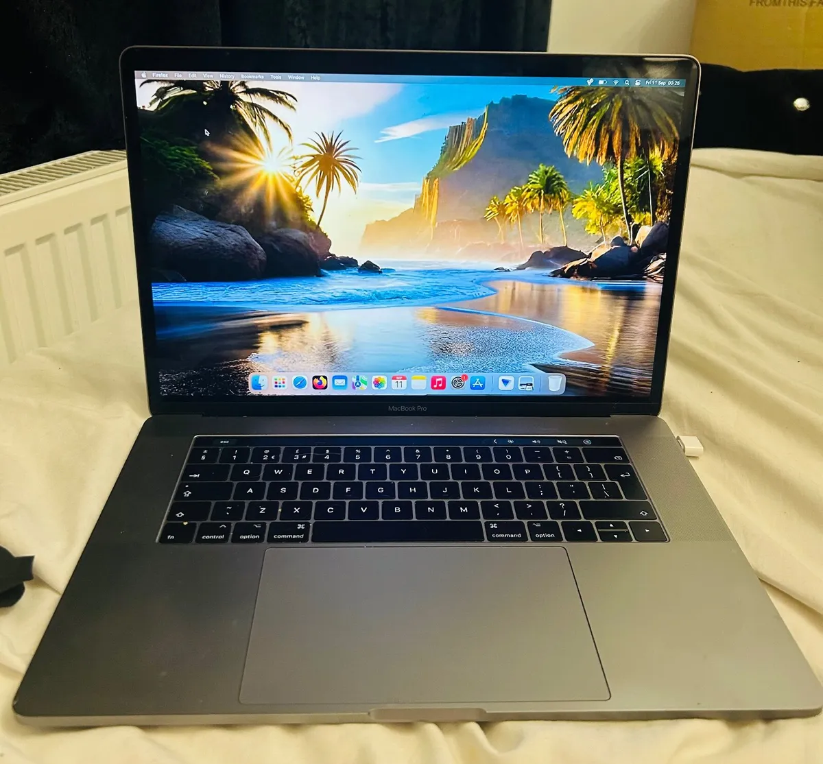 Apple MacBook Pro 15”(Touch/2017) - Image 1