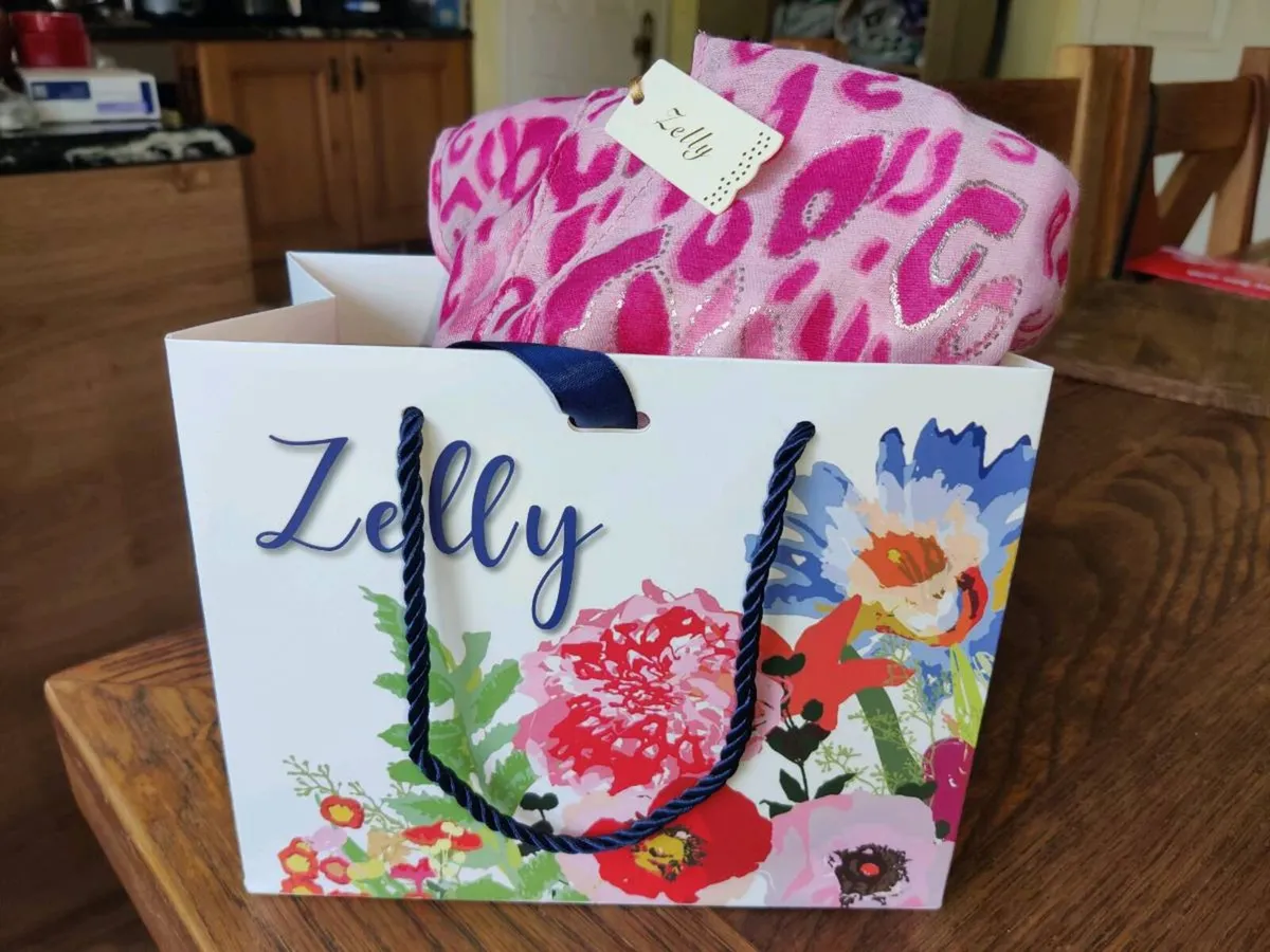 PINK ZELLY DESIGNER, New Ladies Wide & Long Scarf - Image 2