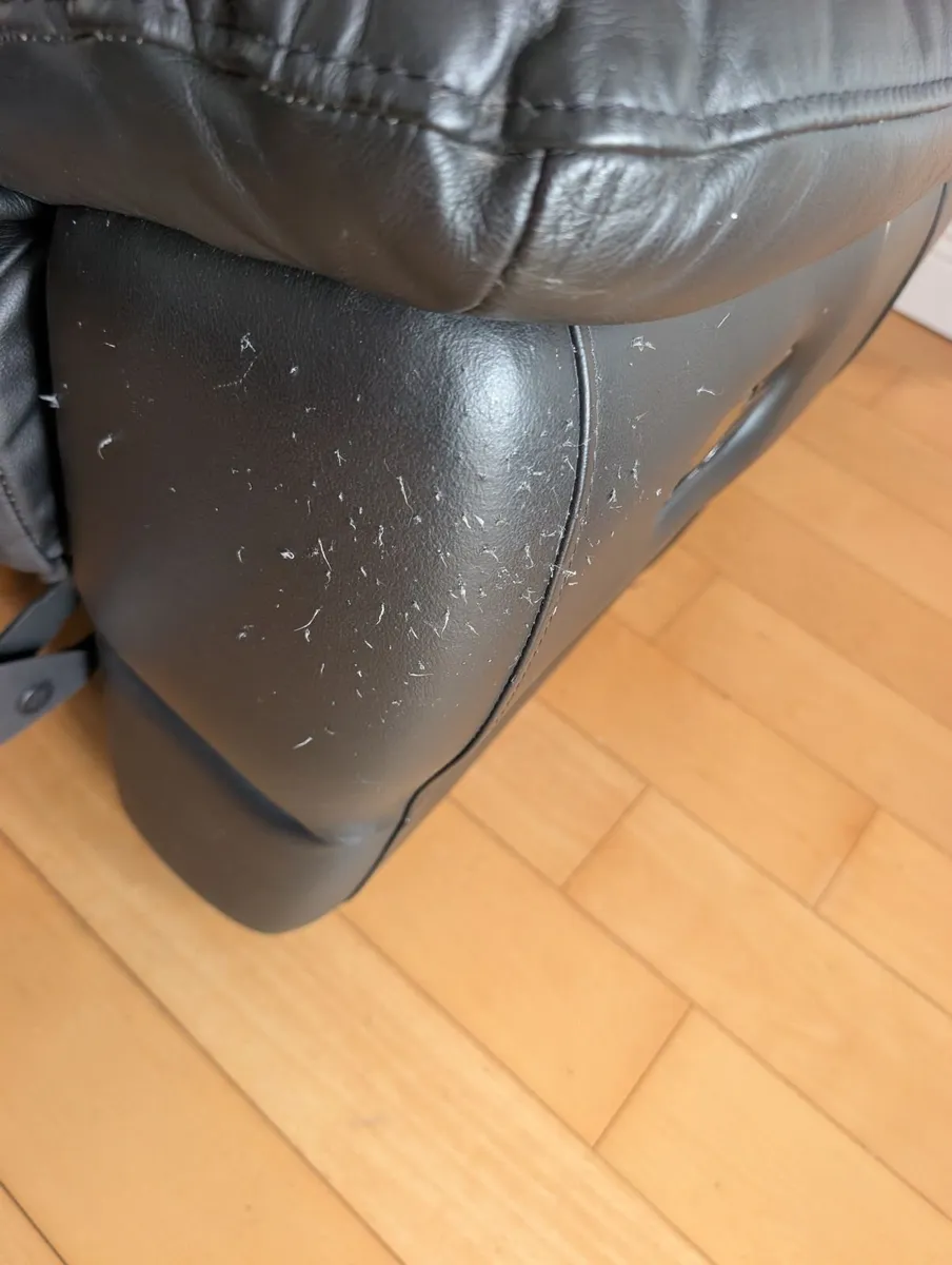 3 seater recliner leather couch - Image 3