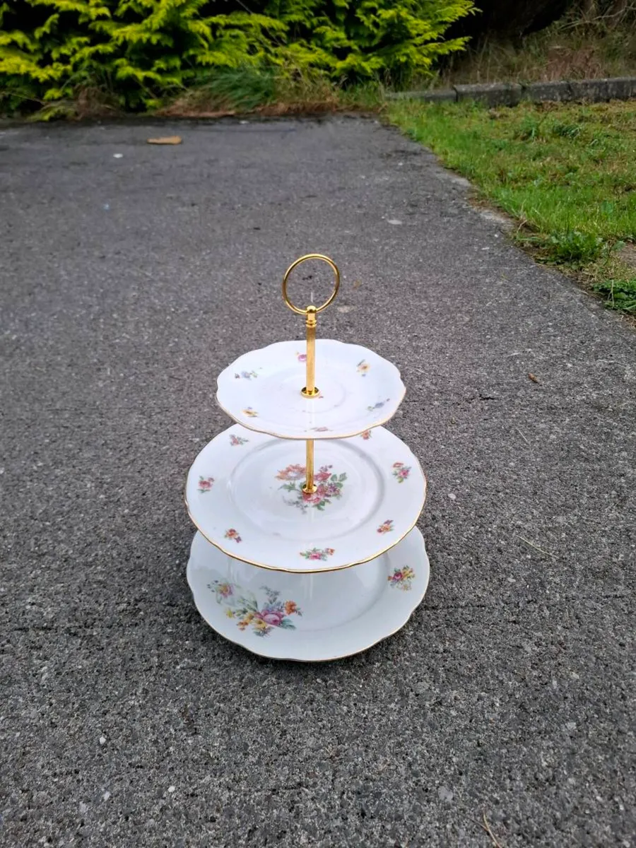 Floral china 3 tiers cake stand postage possible - Image 1