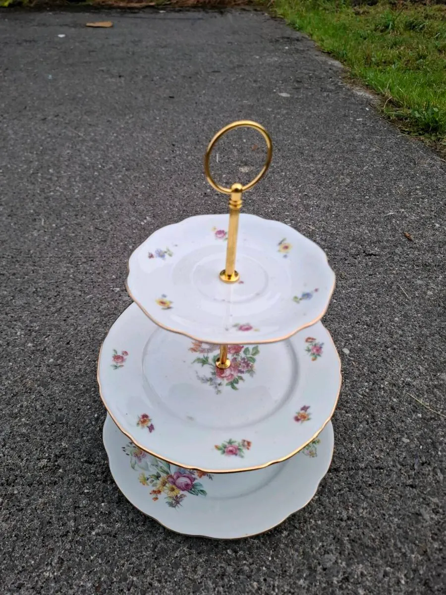 Floral china 3 tiers cake stand postage possible - Image 2