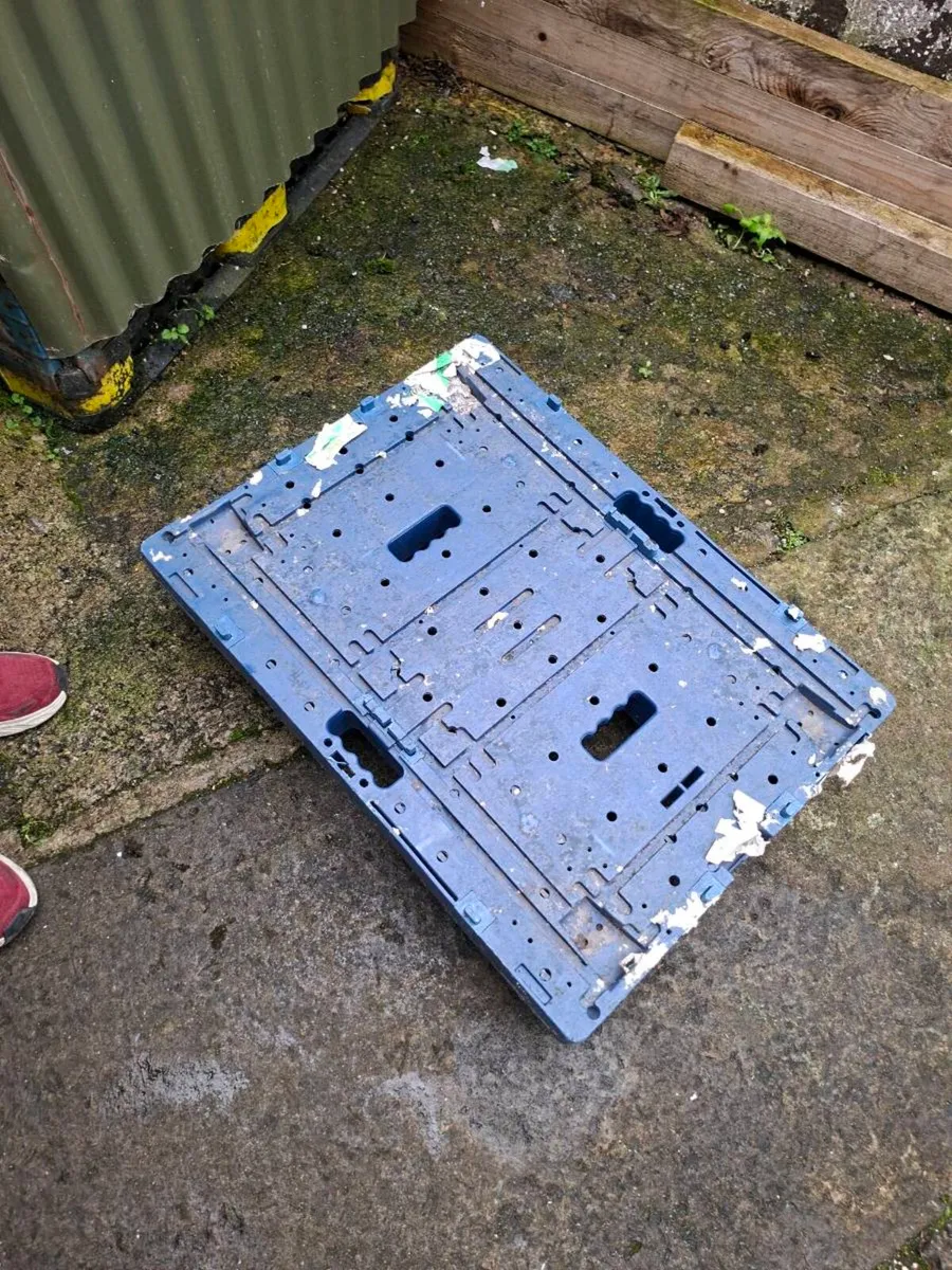Crates - Image 2
