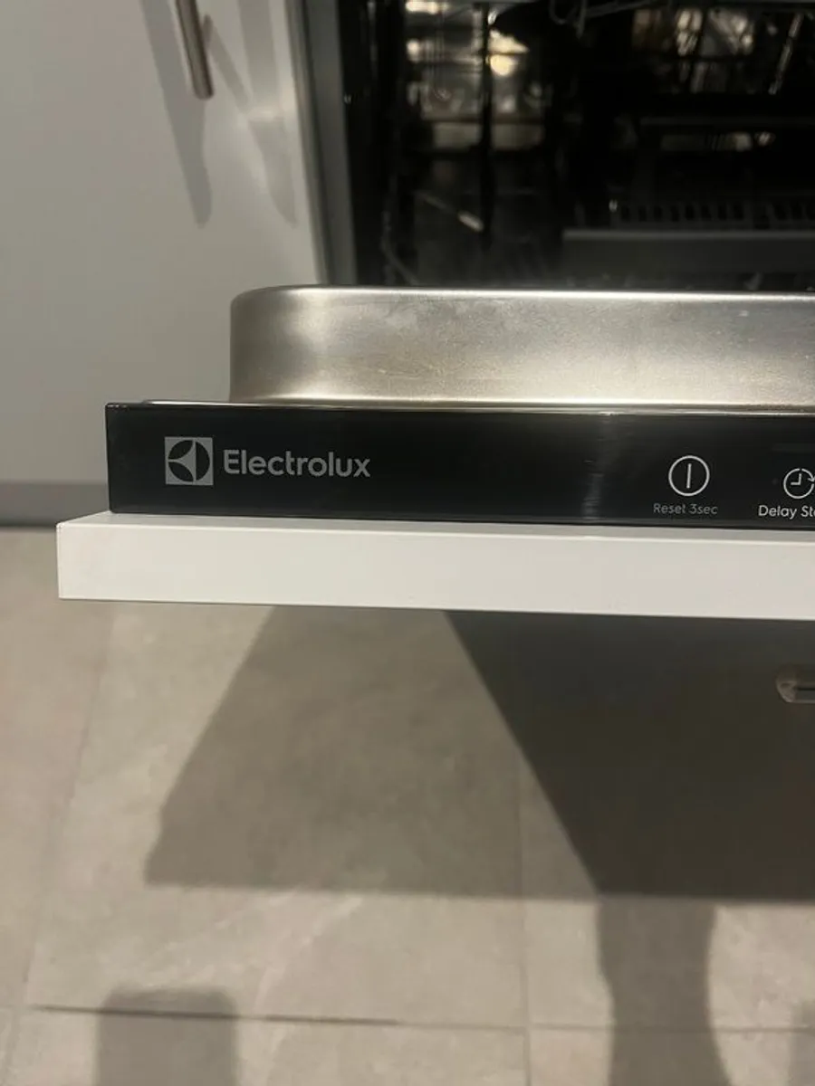 Dishwasher - Image 2