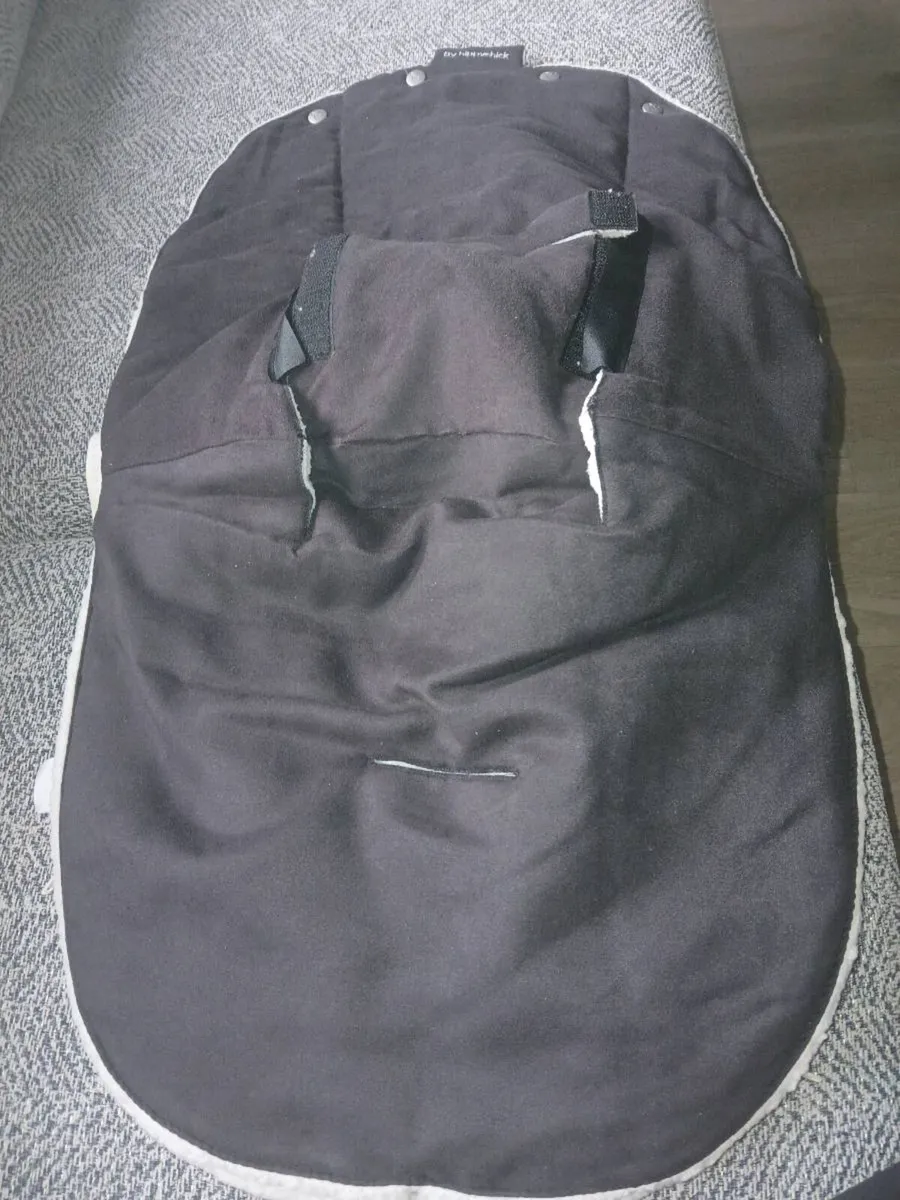 Wallaboo Car Seat Foot Muff - Image 3