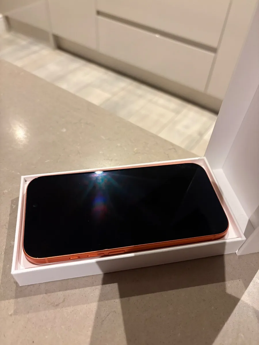 iPhone 17 Pro - Image 2