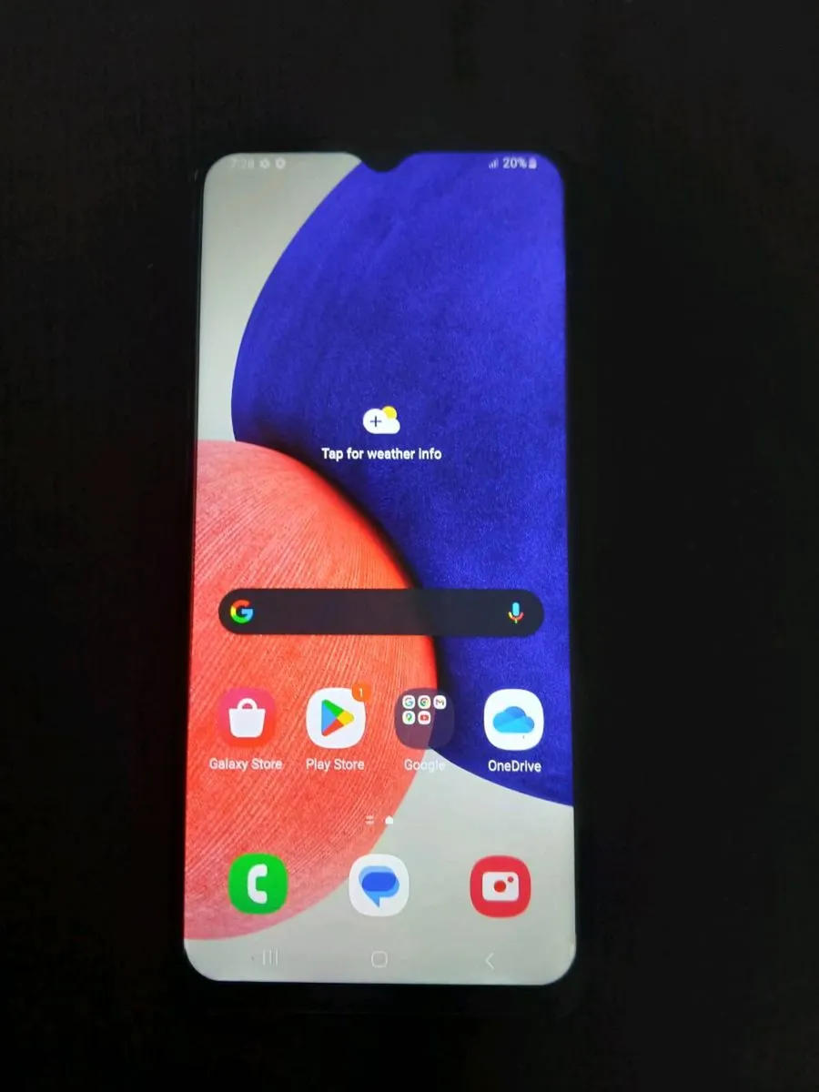 Samsung phone - Image 2