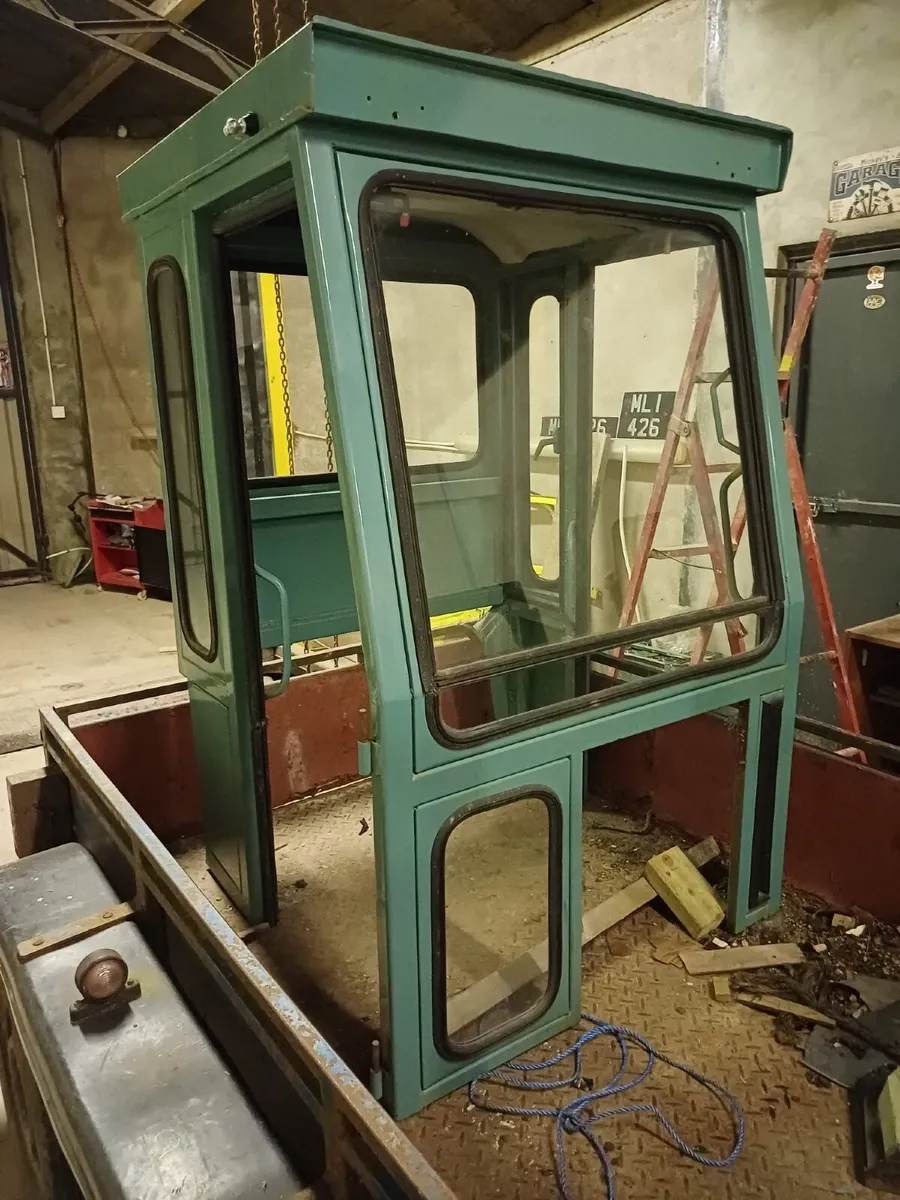 Universal Tractor cab - Image 1