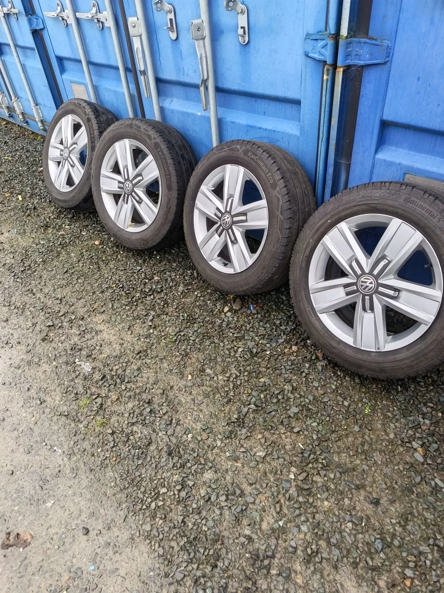 Vw transporter t5 t6 17" Davenport alloys - Image 1