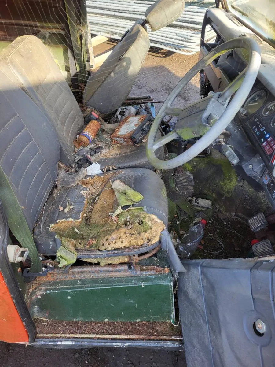 Land rover - Image 3