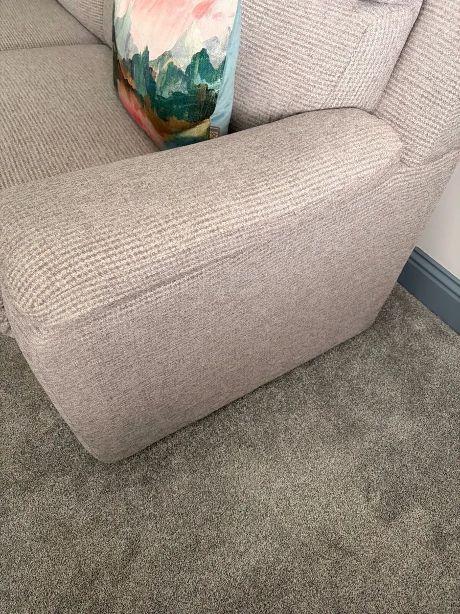 Couch - Image 4