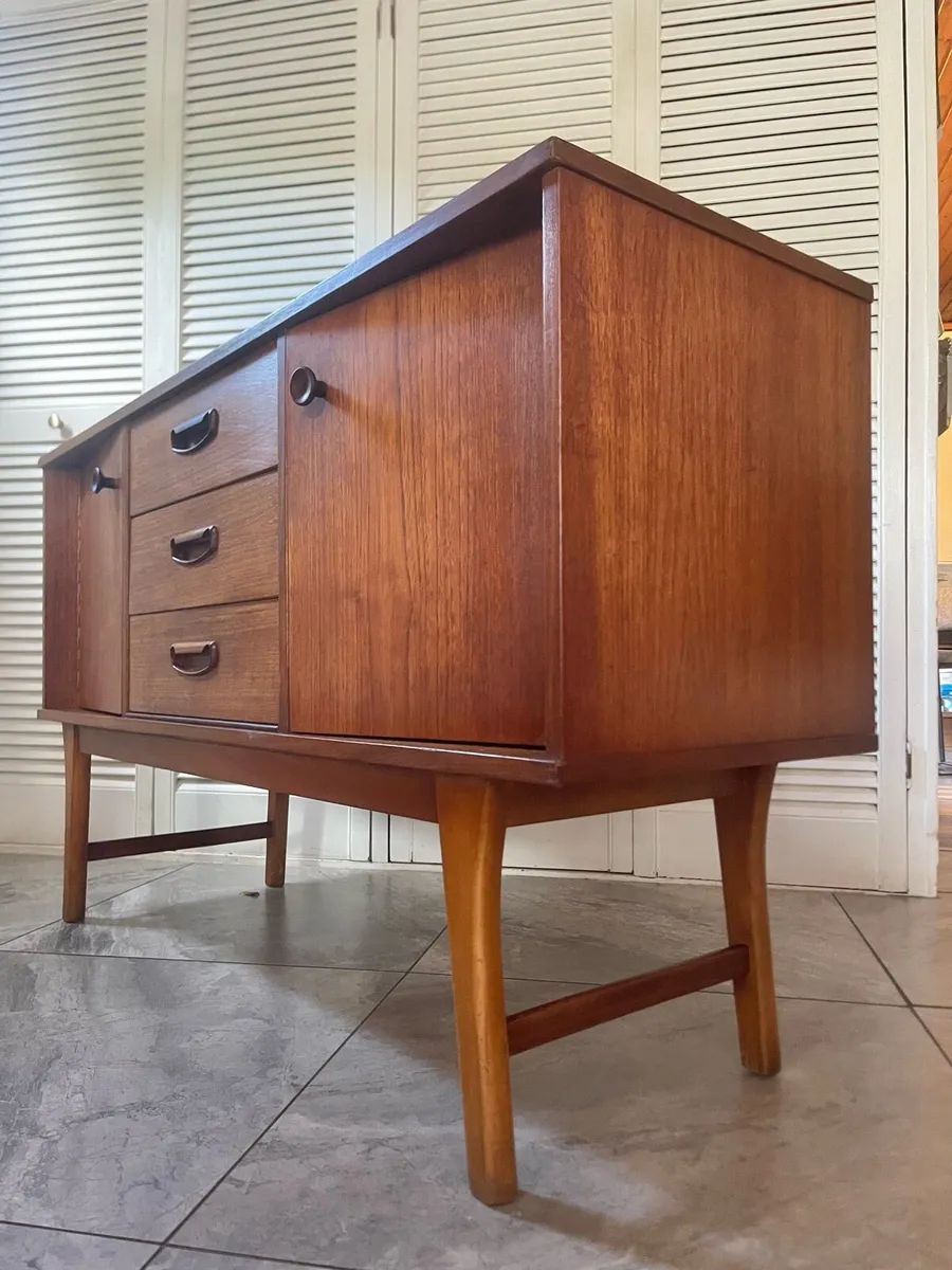 Mid century sideboard - Image 1