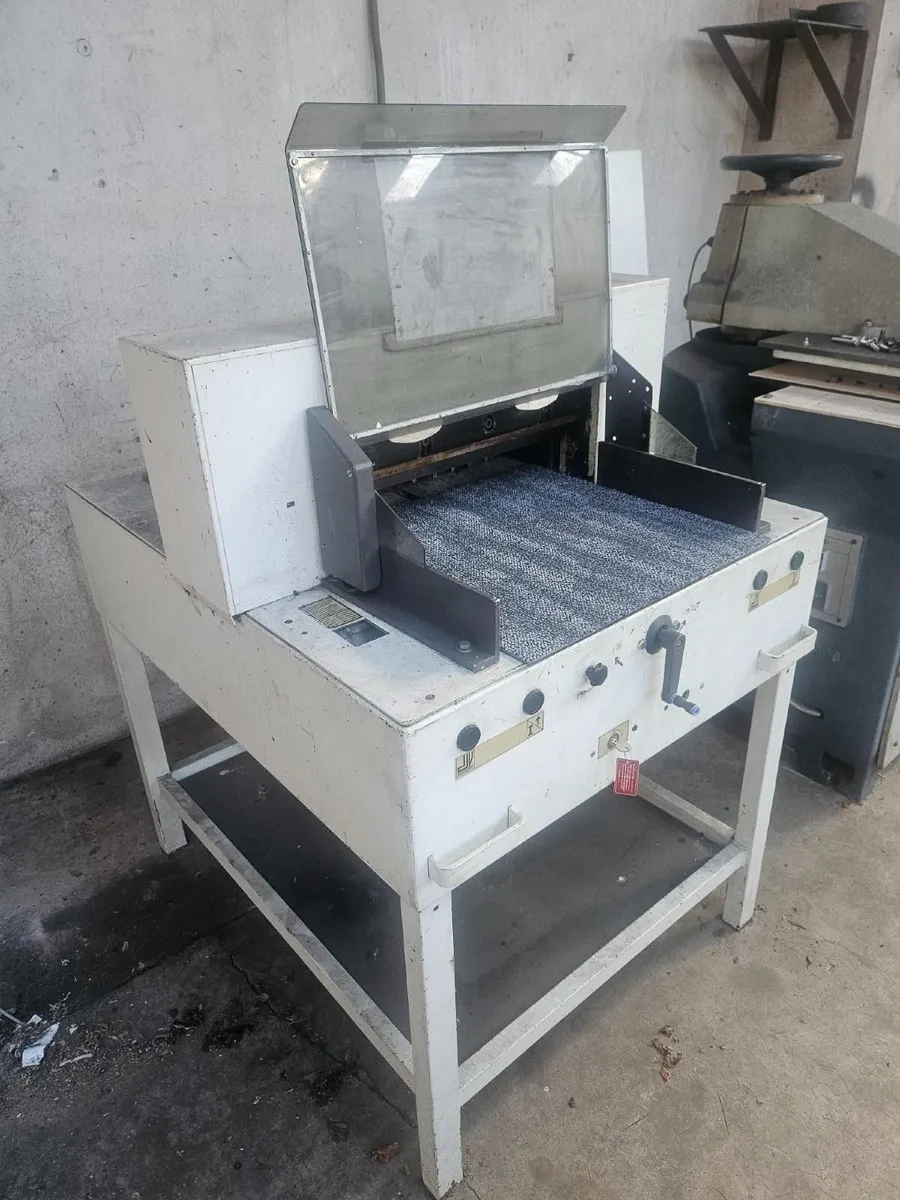 Paper Guillotine - Image 1