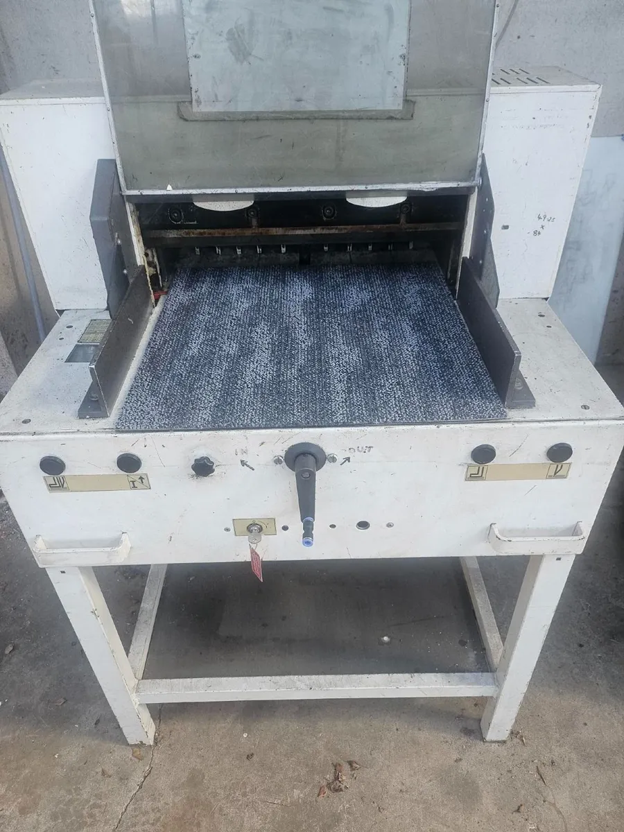 Paper Guillotine - Image 2