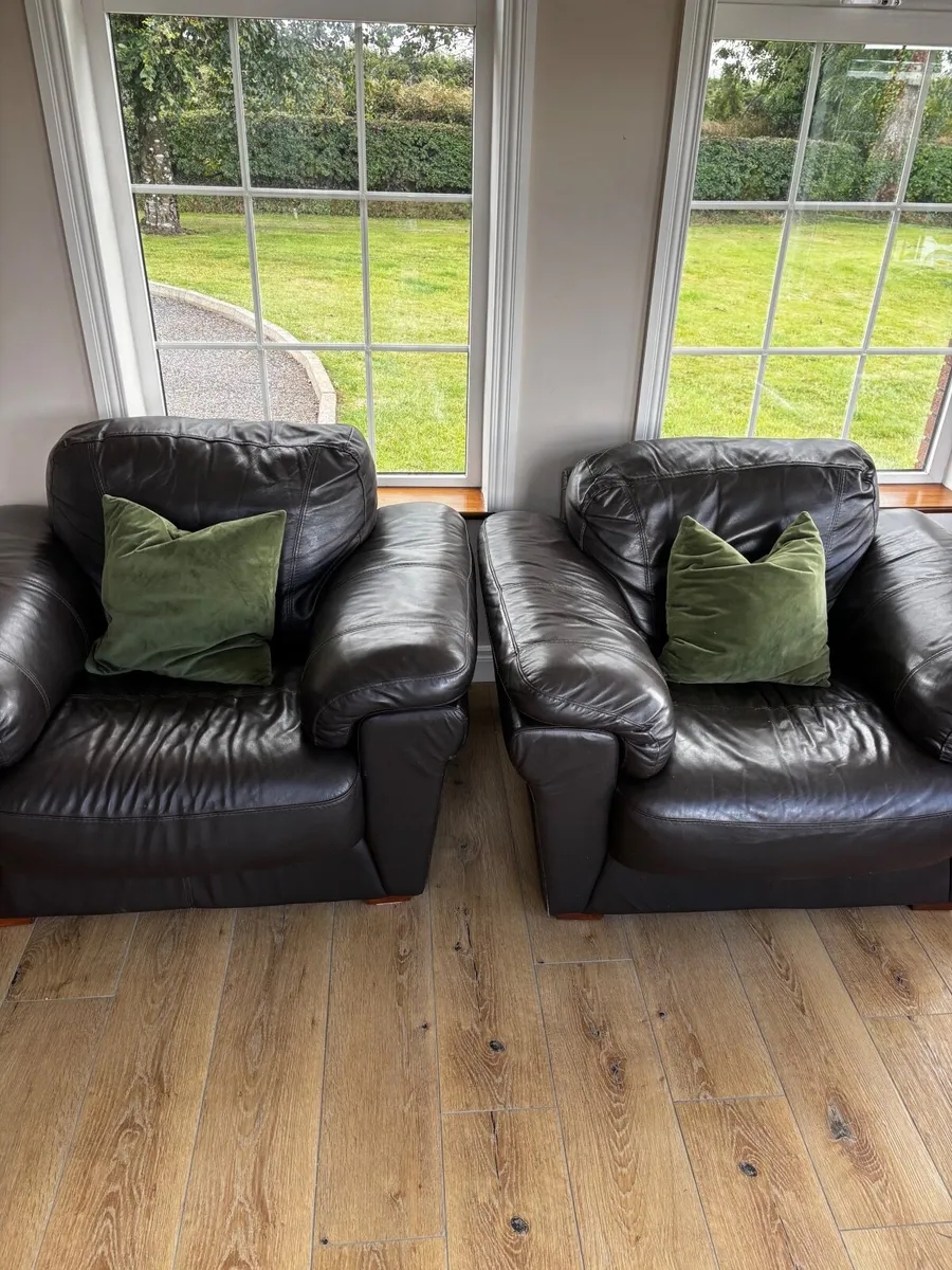 2 seater Sofa and 2 chairs - Image 2