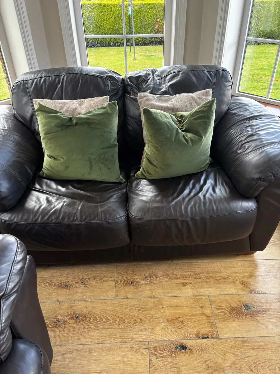2 seater Sofa and 2 chairs - Image 3