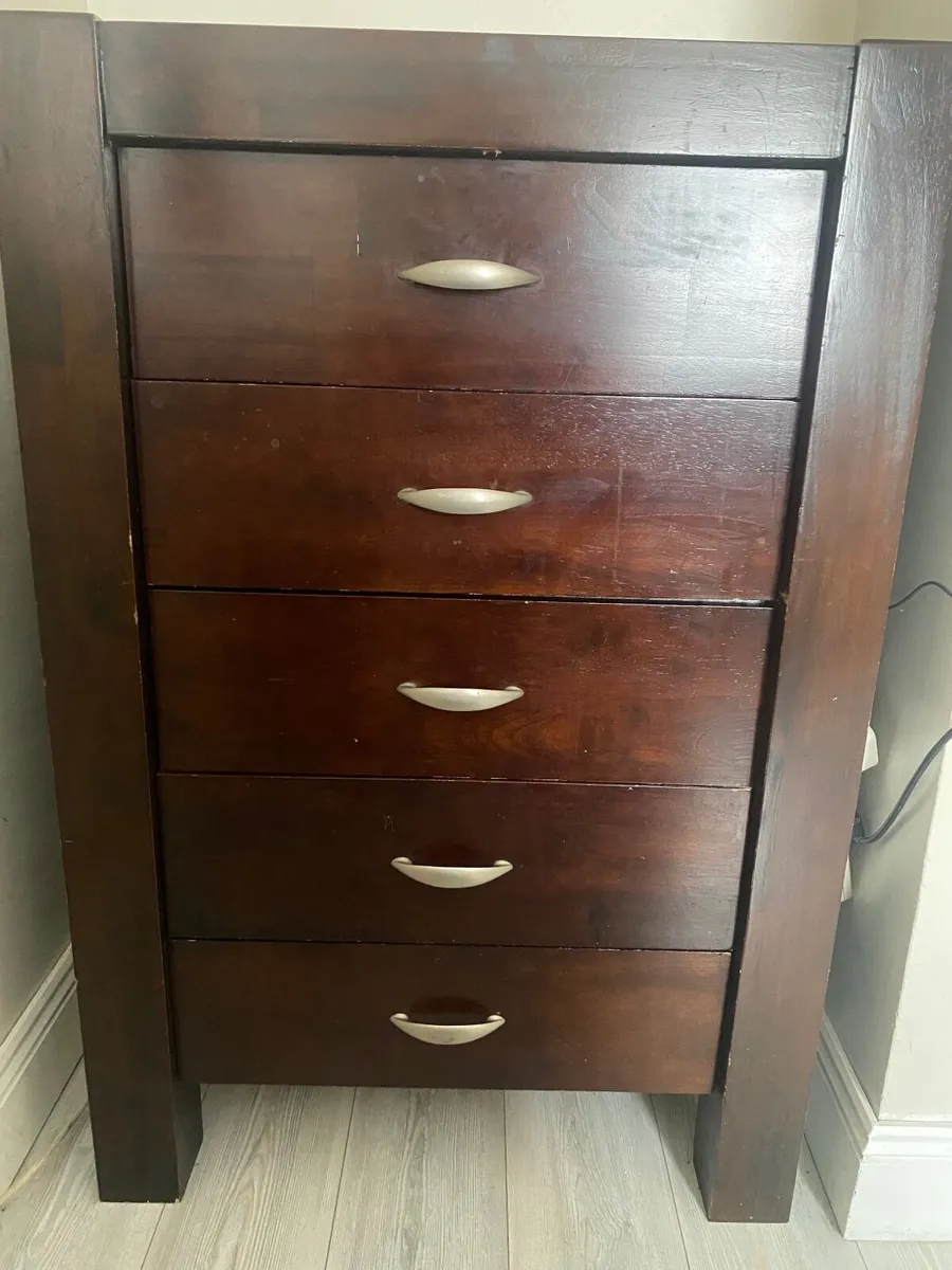 5 drawer chest of drawers very heavy - Image 4