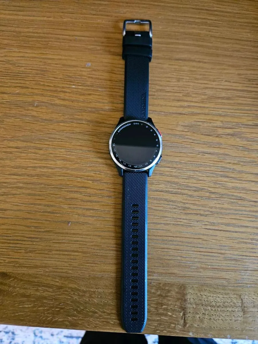 Garmin Approach S44 Golf Watch - Image 1
