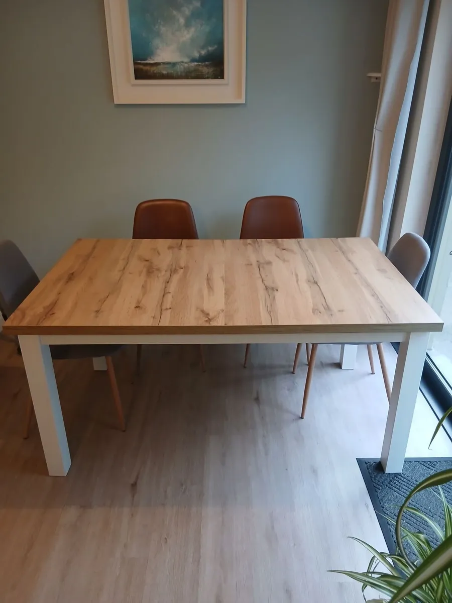 Kitchen table - Image 1