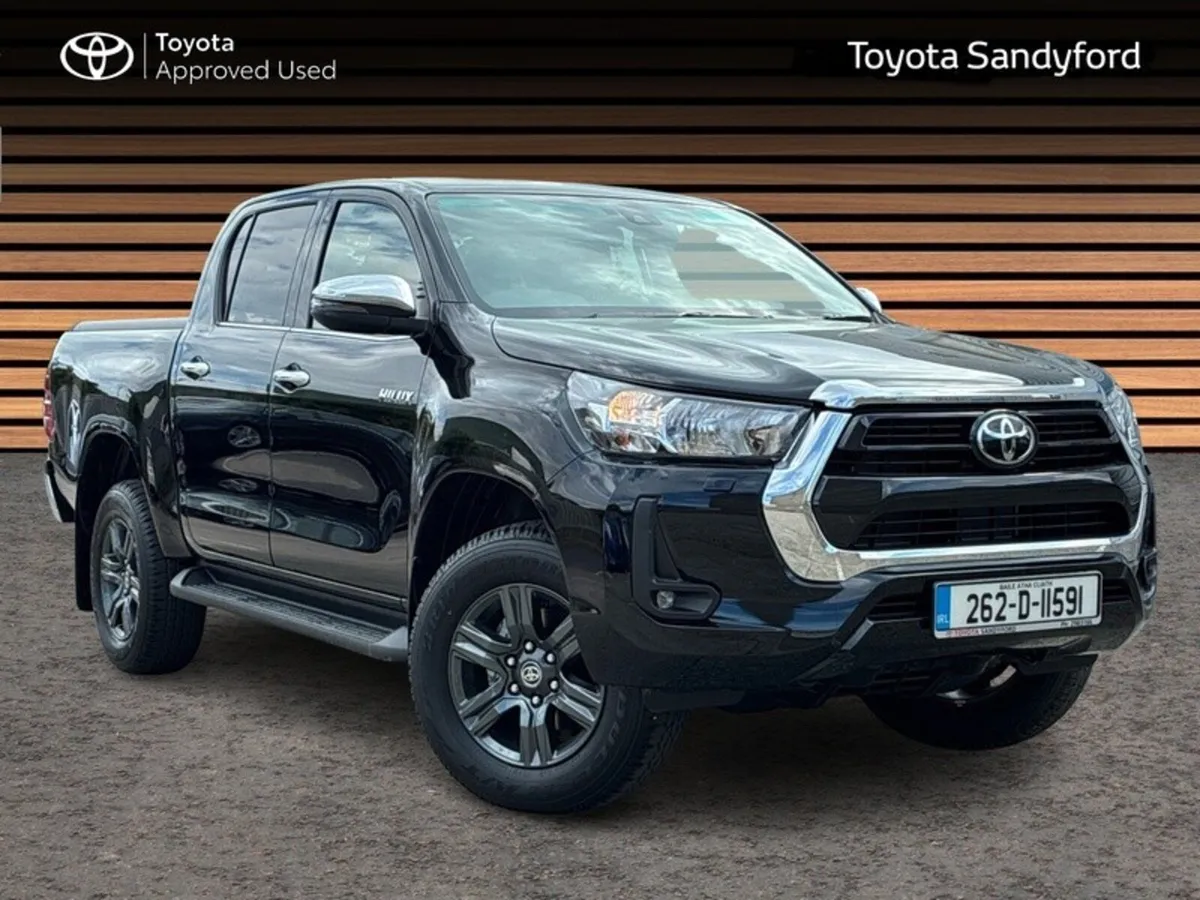 Toyota Hilux 2.8 MHEV SR5 AUTO - Image 1