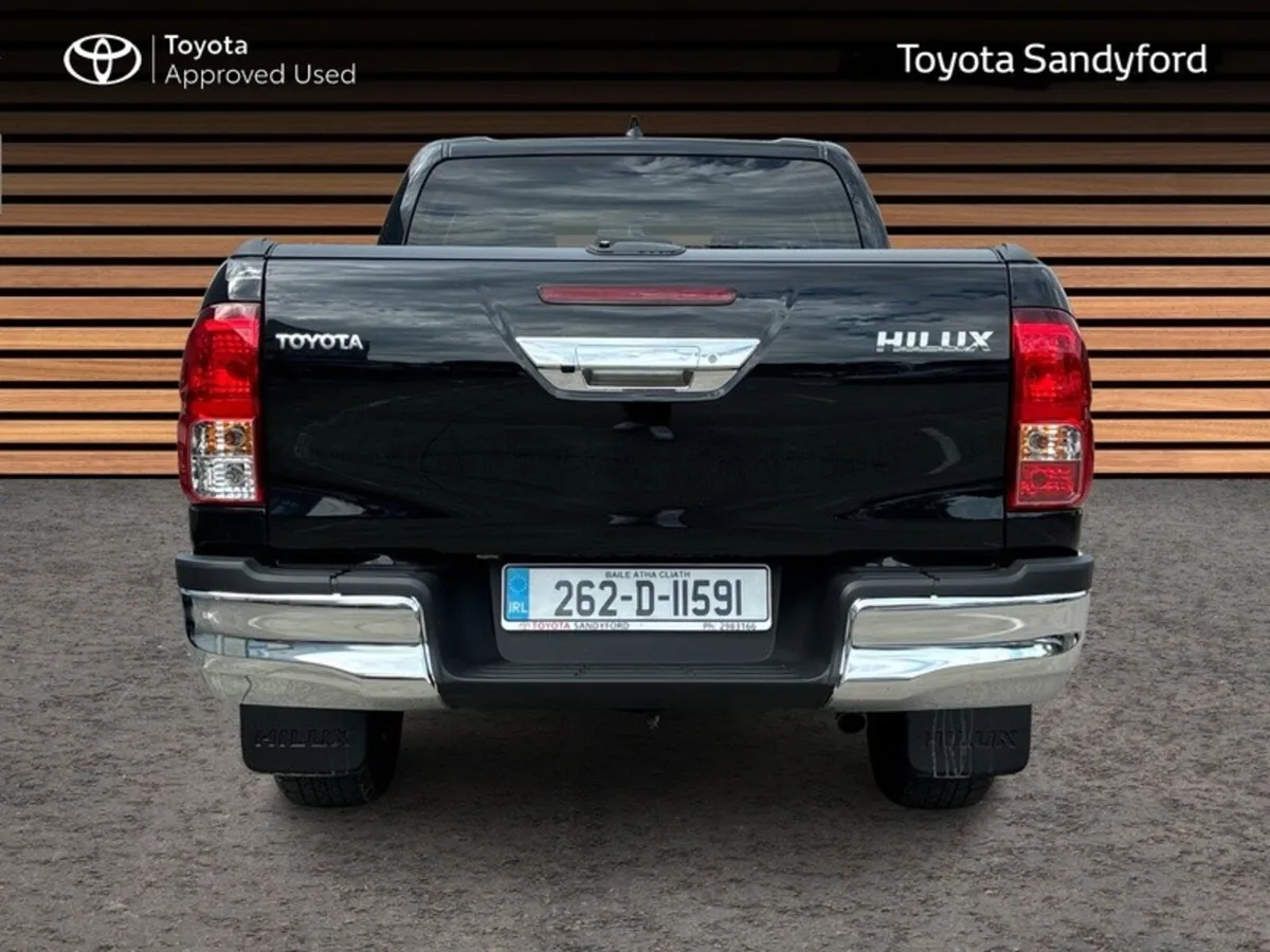 Toyota Hilux 2.8 MHEV SR5 AUTO - Image 4
