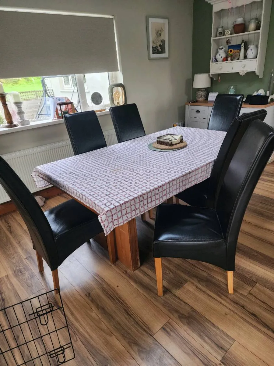 6 Dining chairs - Image 1