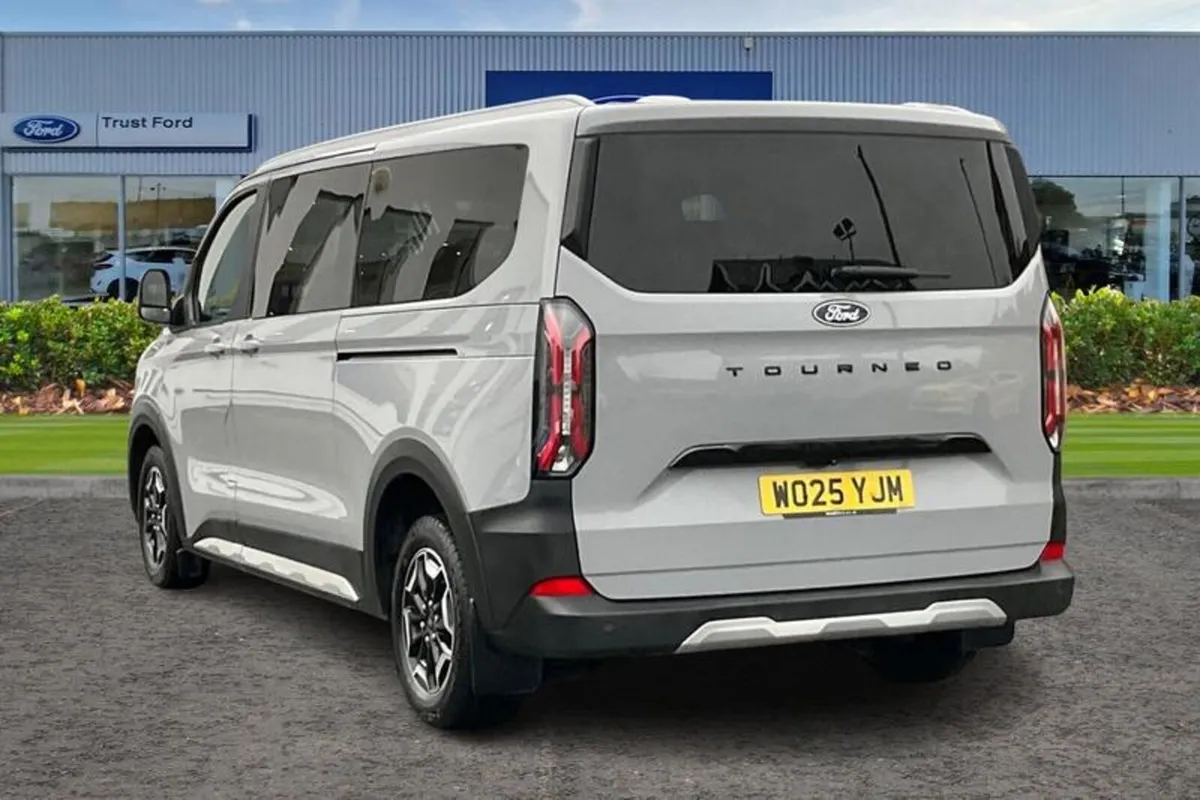 Ford Tourneo Custom 320 L2  FWD 2.0 EcoBlue 170ps - Image 2