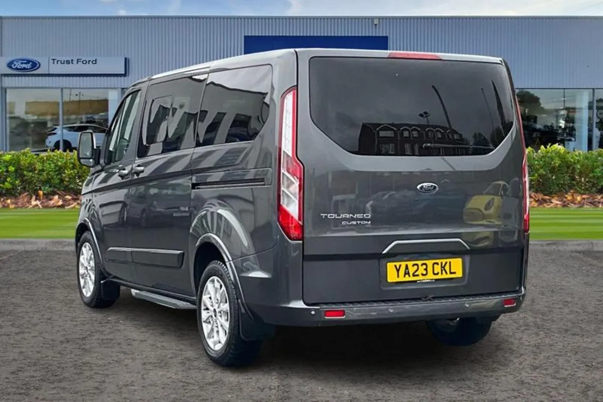 Ford Tourneo Custom 2.0 320 EcoBlue Titanium Minib - Image 2