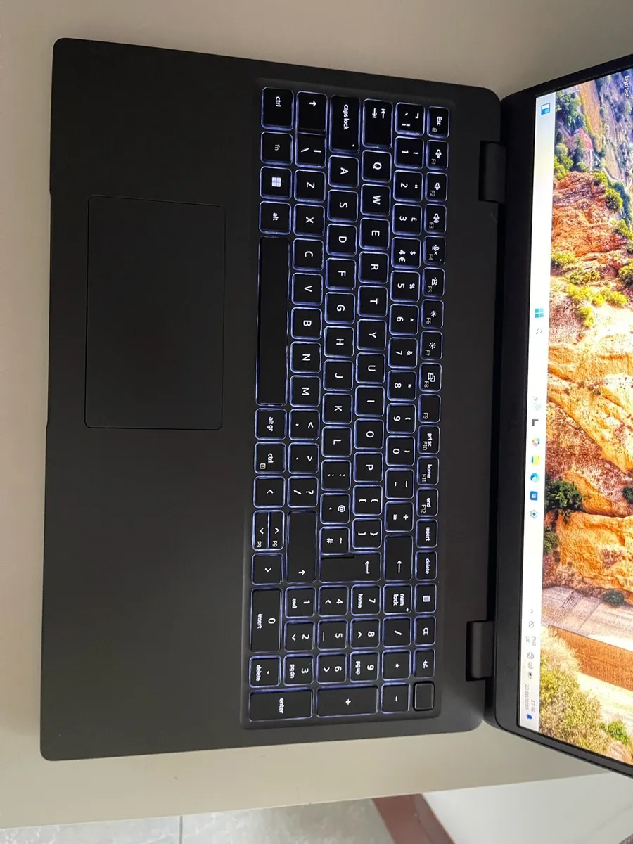 Dell Laptop with 32gb ram 512 ssd Windows 11 - Image 2