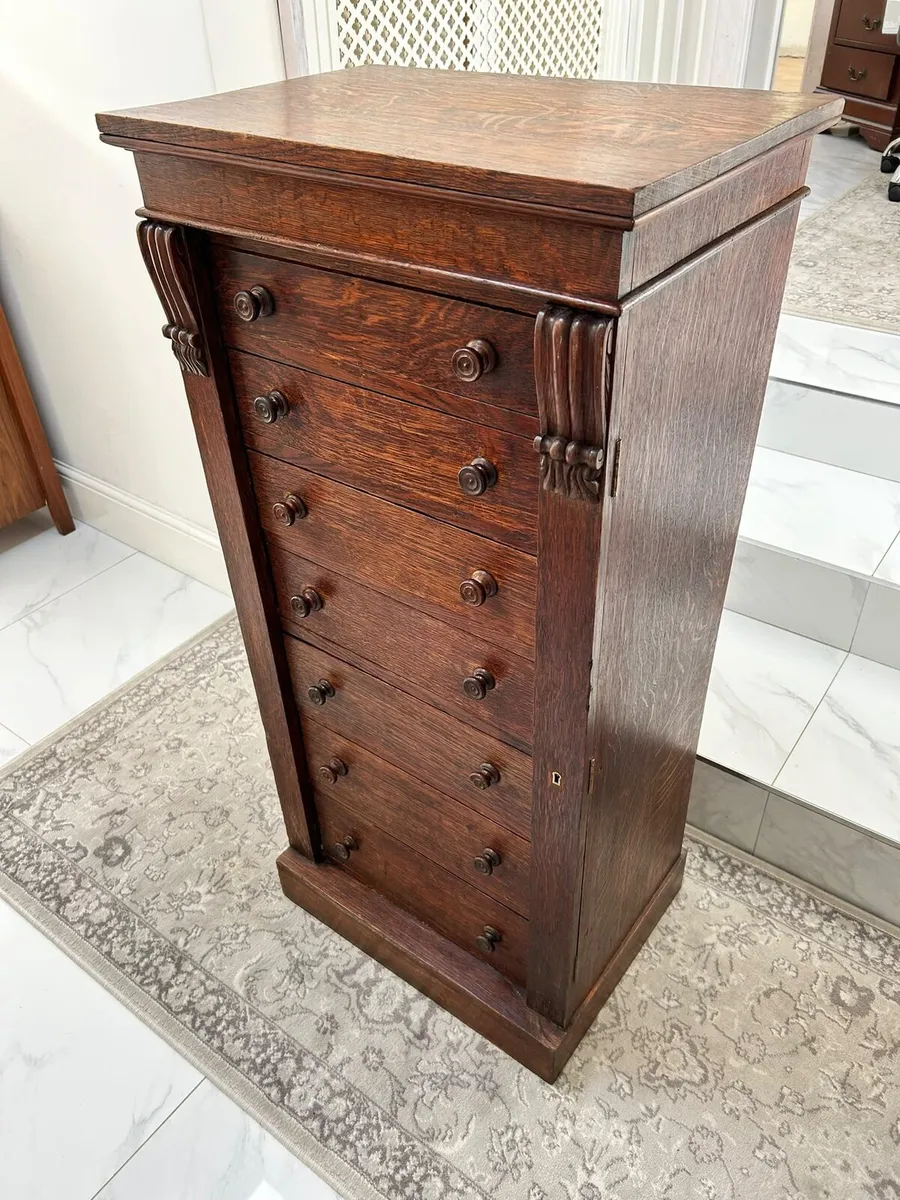 Wellington chest , 7 drawers - Image 1