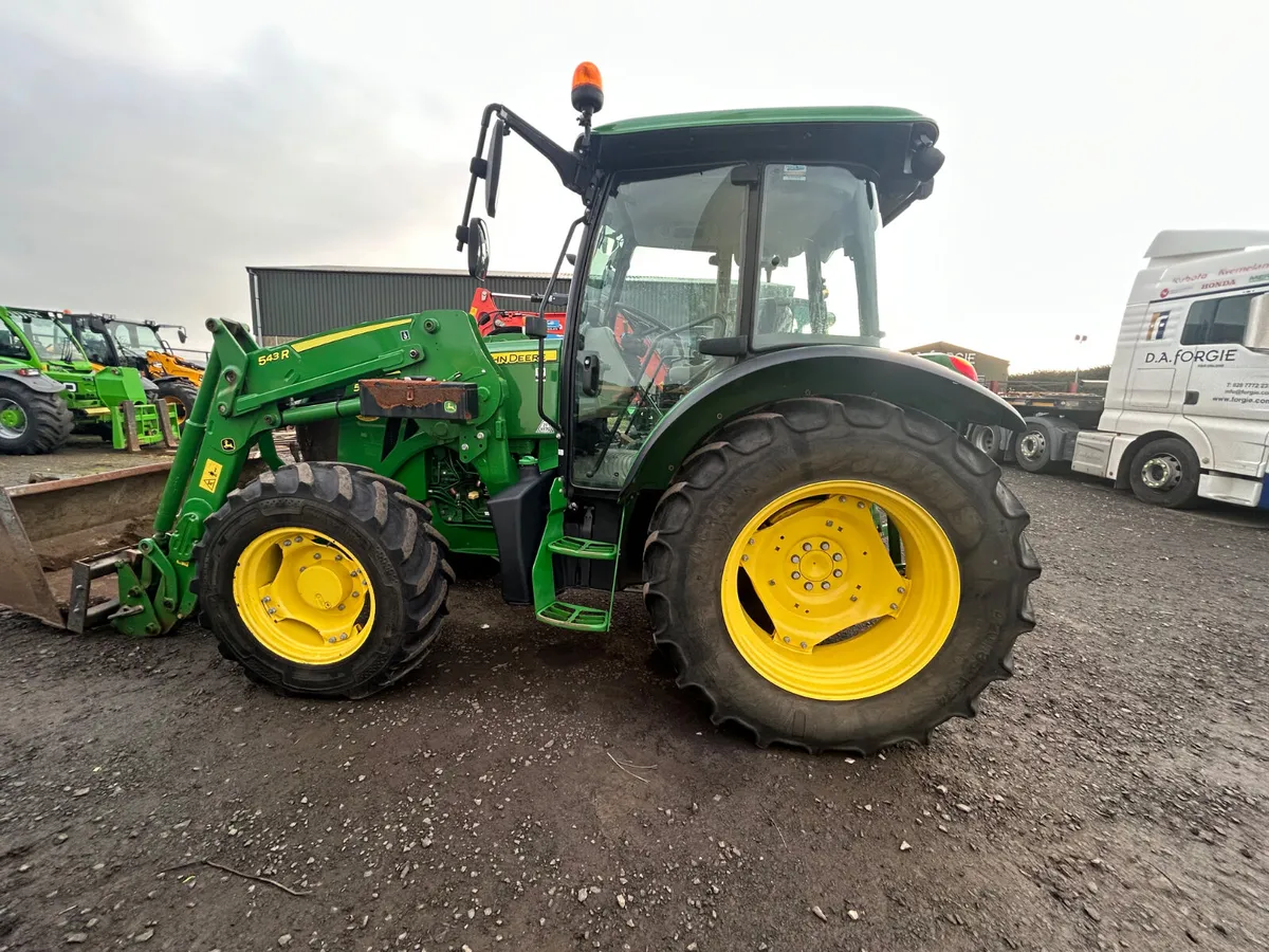 2018 John Deere 5100M - Image 1