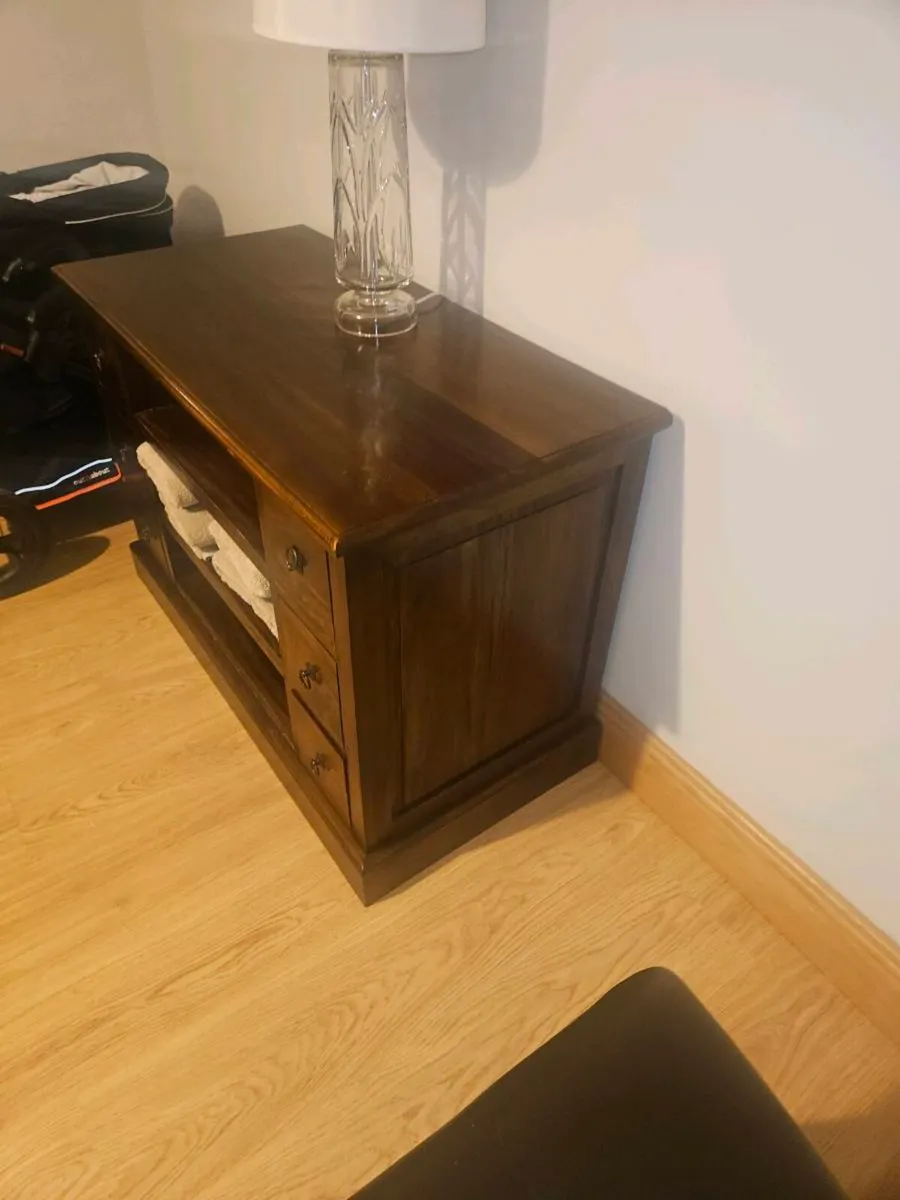 TV stand - Image 2