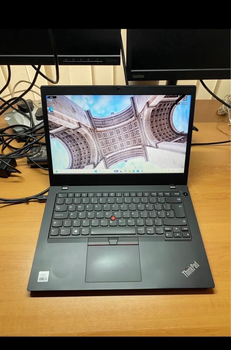 Lenovo i3 pro 8/256 windows 11