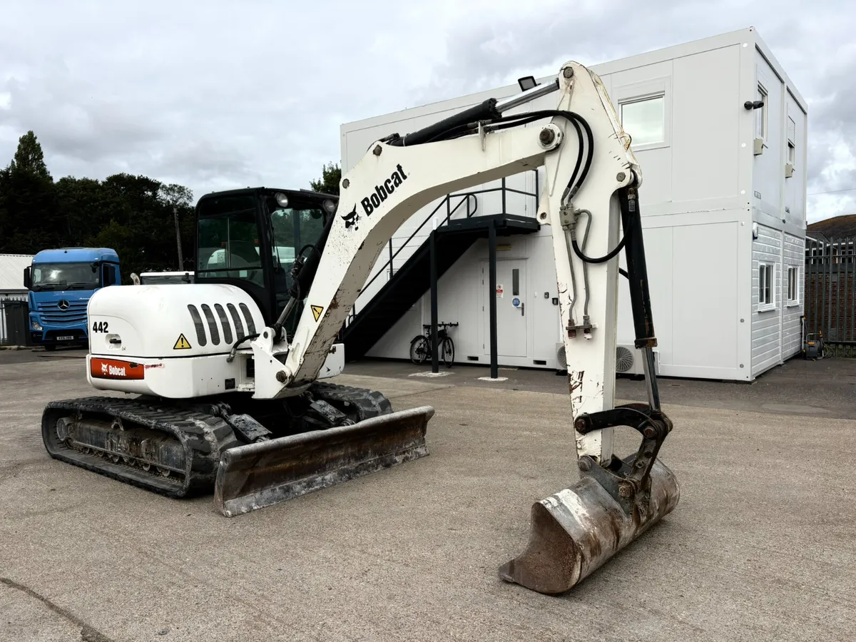 2009 BOBCAT 442D 7500KG MIDI DIGGER 709HRS! - Image 3