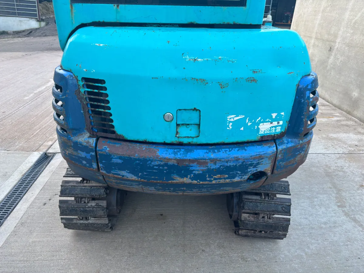 Kubota 2.5 ton mini digger - Image 4