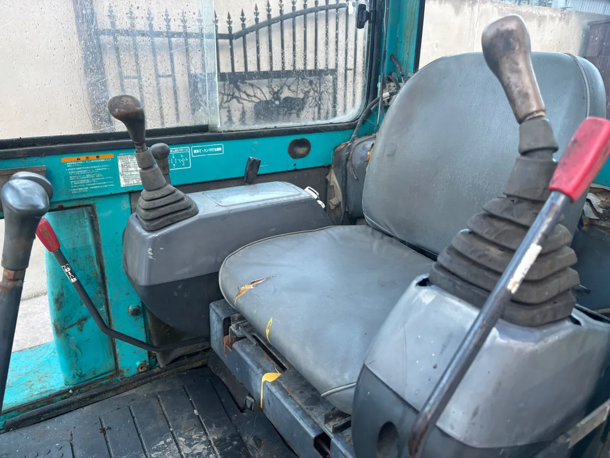 Kubota 2.5 ton mini digger - Image 3