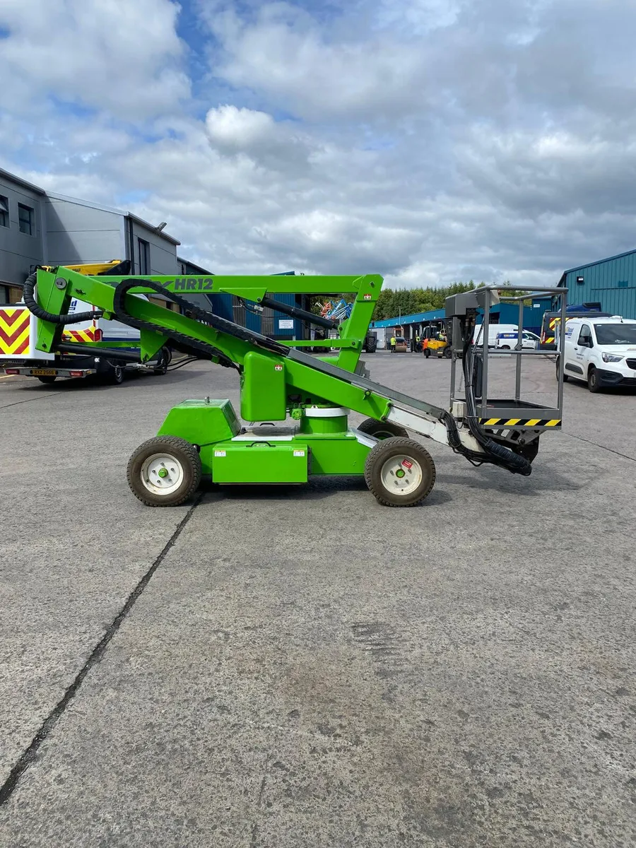 2015 NIFTYLIFT HR12 NDE 40FT ELECTRIC/DIESEL BOOM - Image 1